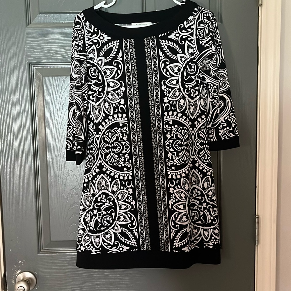 White House/Black Market dress size XS 3/4 length sleeves